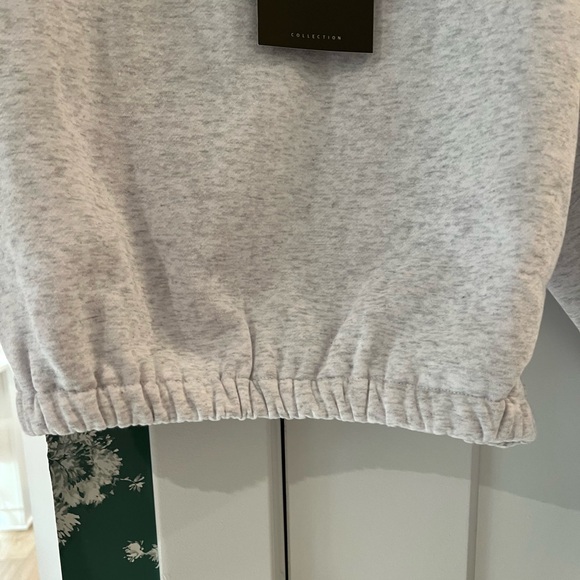 Le Lis Light Gray Crewneck Sweat Set with White Lace Trim- shirt and pants NWT - Picture 4 of 14